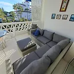 Luminous In Playas Del Duque , Puerto Banus By Holidays & Apartamento *