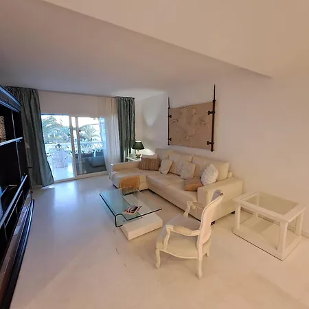 Apartamento Luminous In Playas Del Duque , Puerto Banus By Holidays &