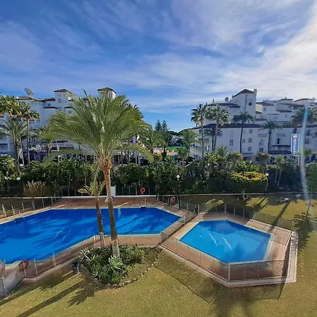 Luminous In Playas Del Duque , Puerto Banus By Holidays & *