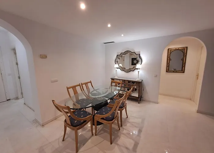 Luminous In Playas Del Duque , Puerto Banus By Holidays & מארבלה