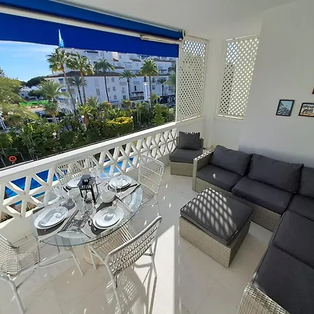 Holidays & Luminous In Playas Del Duque , Puerto Banus Марбелья