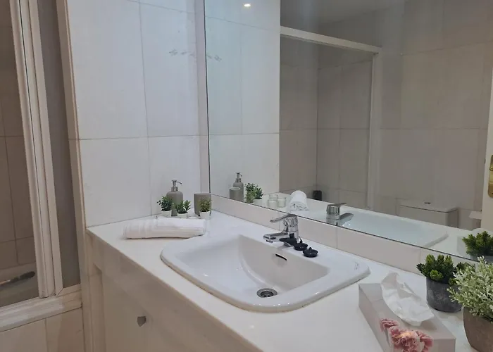 Luminous In Playas Del Duque , Puerto Banus By Holidays & Appartamento