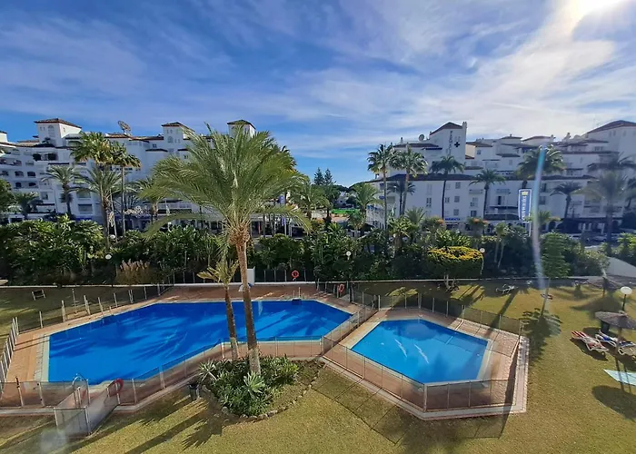 Luminous In Playas Del Duque , Puerto Banus By Holidays & *